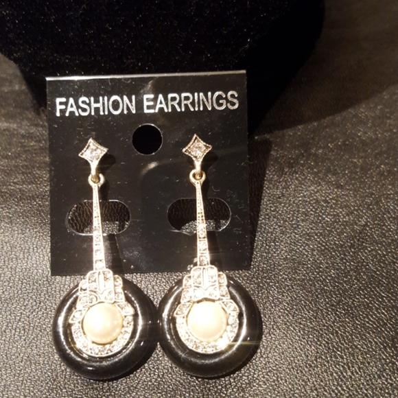 Vintage Guitar Inspired Earrings - Picture 2 of 6